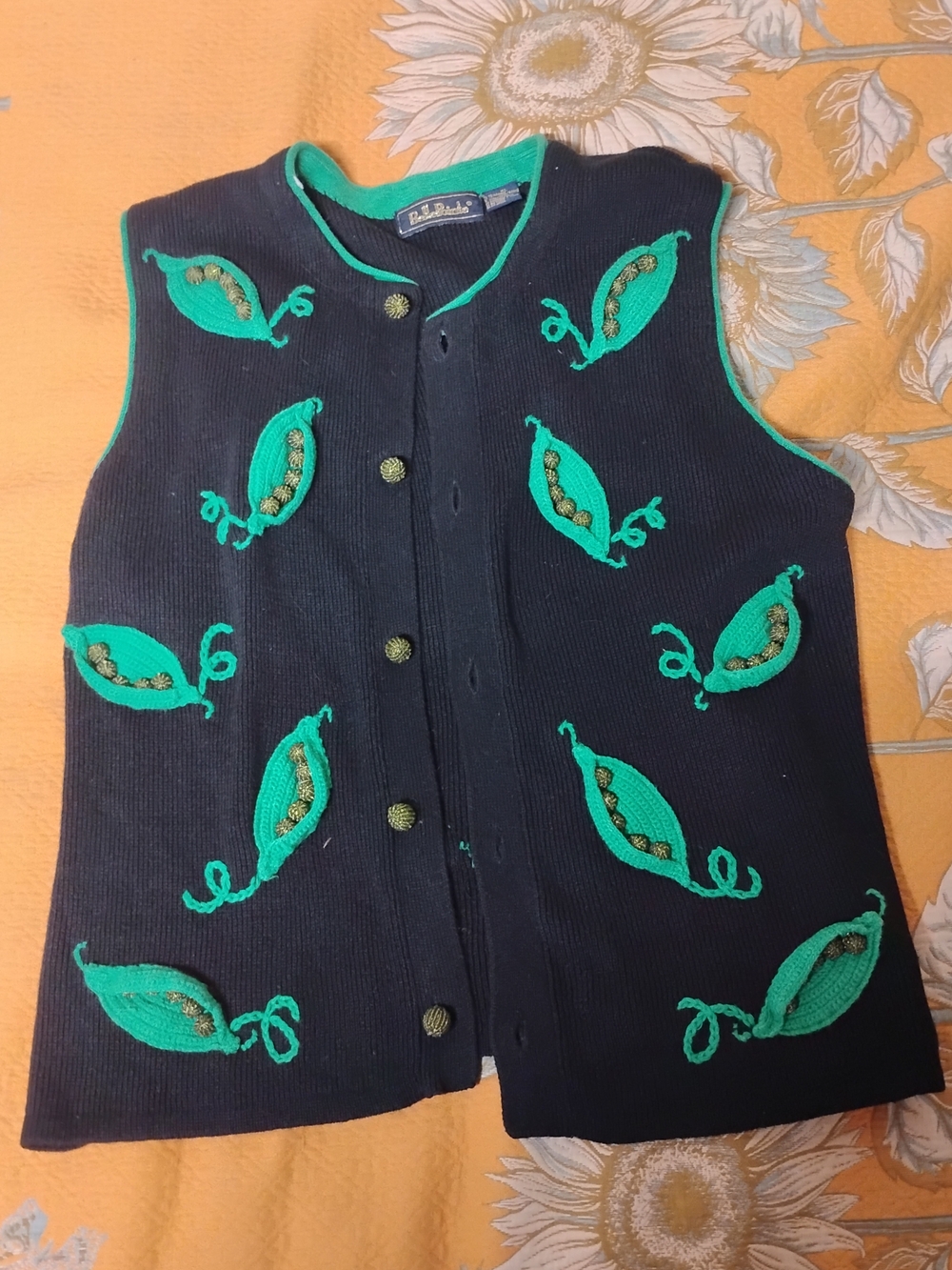 Belle Pointe Black Peapod Vintage Vest